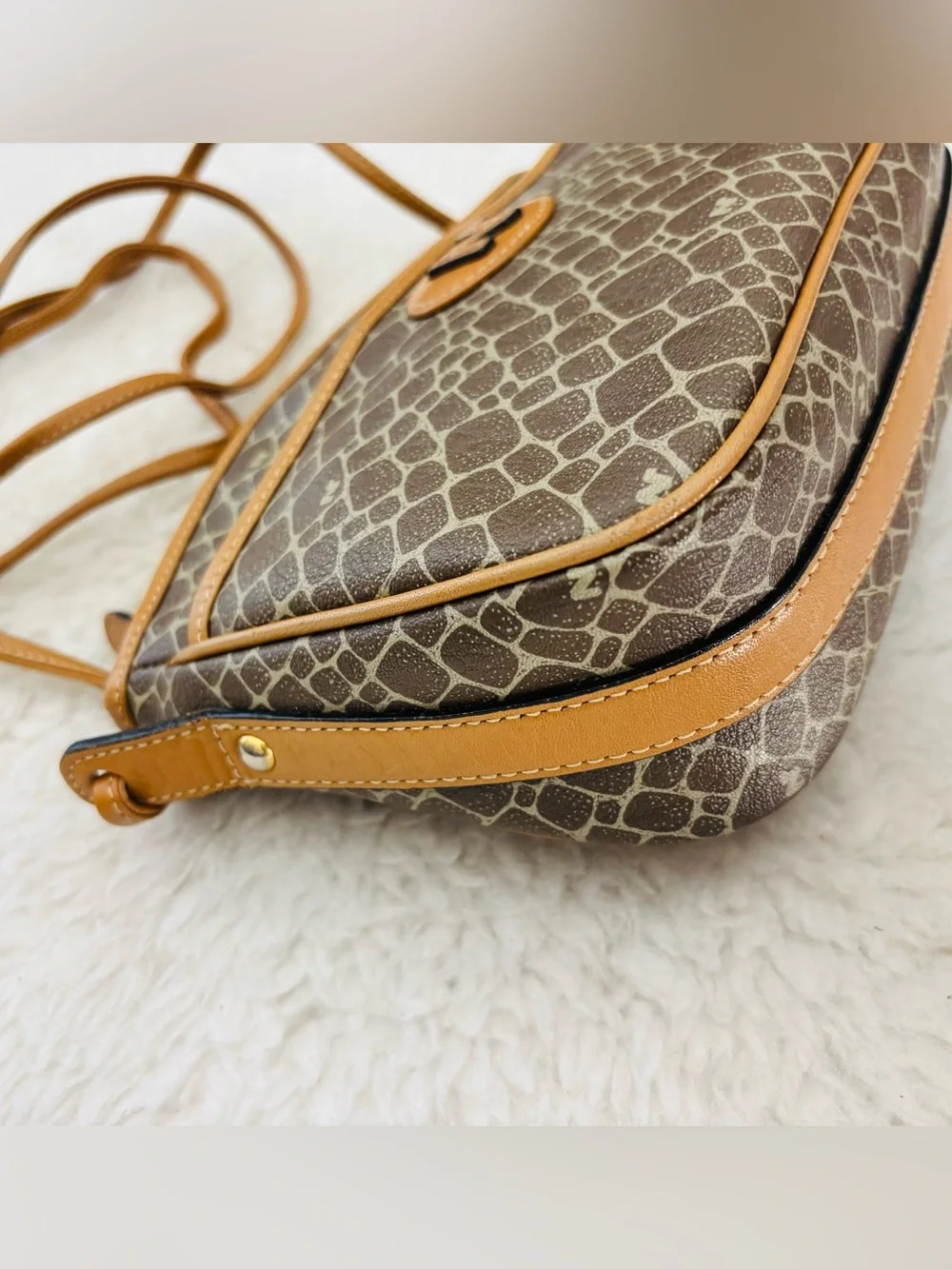 Nina Ricci Brown Leather Small Shoulder/Crossbody Bag Size 8” x 5.5” x 3”